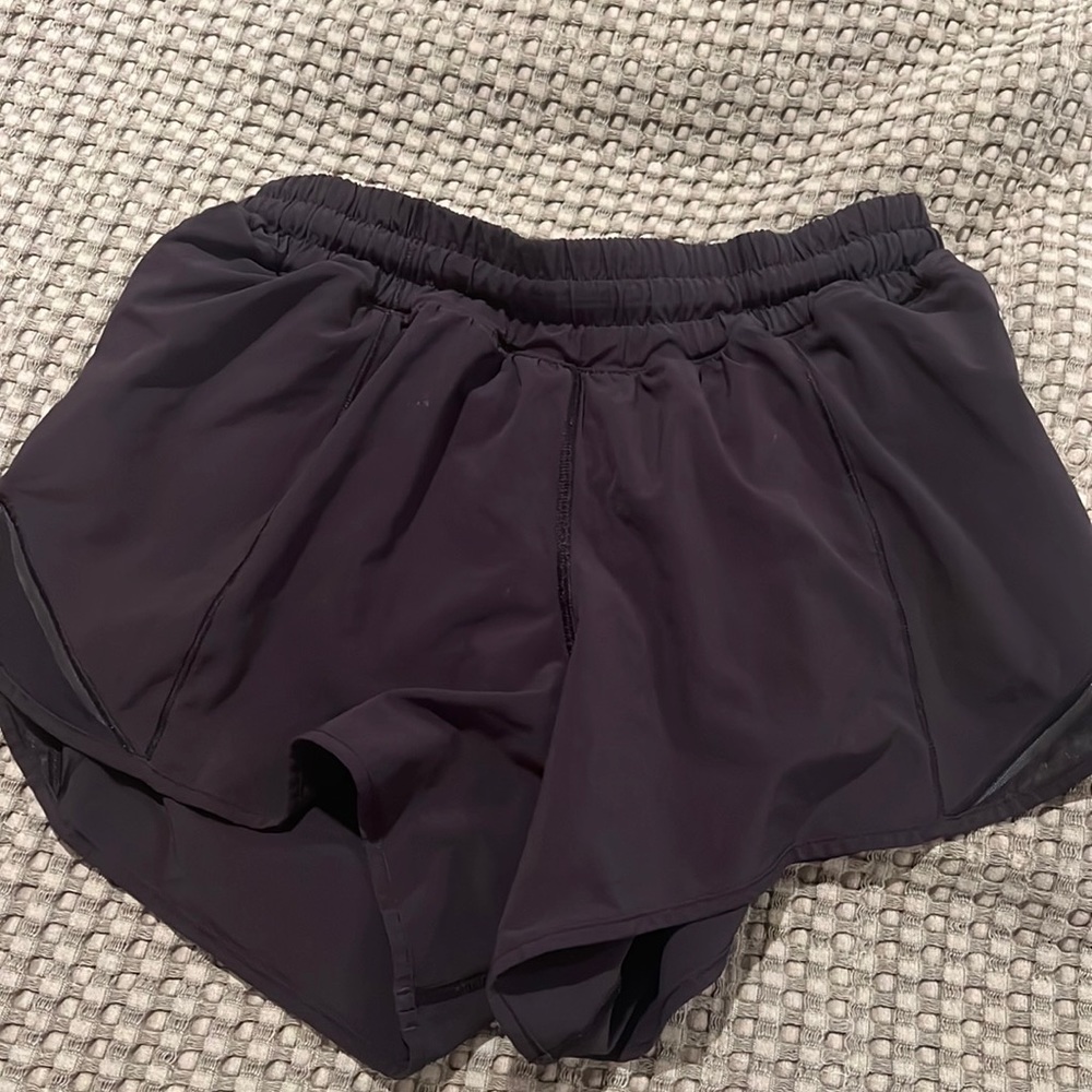 Size 6 short lulu shorts!